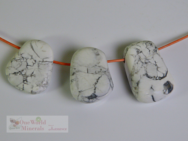 Magnesit, Simbabwe, Trommelstein-Anhänger, 3 Stück